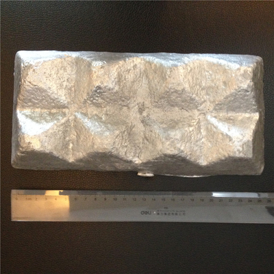 Gehört zur Seltenerdlegierung Magnesium-Masterlegierung für Gewürzregal in silbergrauem Feststoff