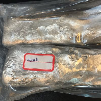 MgZr25 Magnesium-Zirkonium-Masterlegierung mit einem Zirkoniumgehalt von 25% für die Getreideveredelung in 5 kg Waffel-Ingot