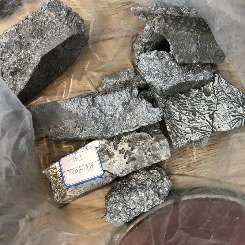 CuB3 Bor-Masterlegierung Barren 2,5-3,5% Gehalt Hochreine Gießerei-Additiv zur Aluminiumkornverfeinerung