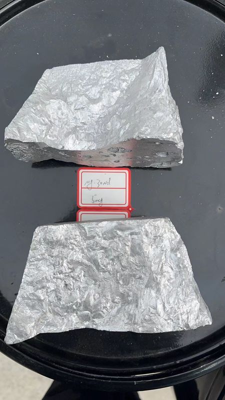 Seltenerd-Silber Graue Magnesium-Masterlegierung Mg/Al/Zn für die Schmelze von Magnesiumlegierungen