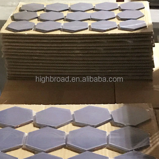 Drucklos gesinterte Siliziumkarbid-Keramikfliese SW30x5mm hexagonale Tessellation ballistische Panzerplatte