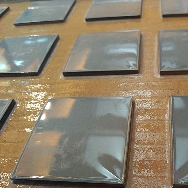 Drucklose Sinter-Karbid-Keramikfliesen aus Silizium 50x50x8 mm mit ≥ 99,0% SiC-Reinheit für ballistische Rüstungsplatten