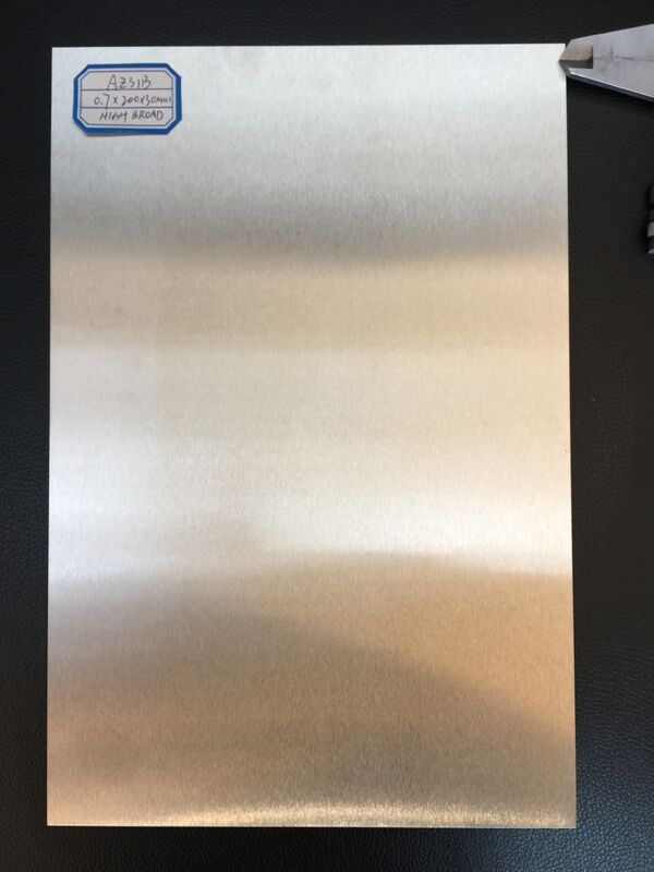 Warmgewalzte AZ31B-Magnesiumlegierungsplatte mit ölfreier, glänzender Silberoberfläche und vollständiger Glühung für die CNC-Bearbeitung