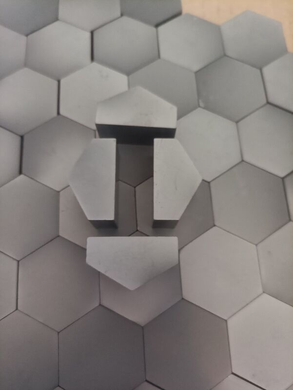 Pressureless Sintered Silicon Carbide Ceramic Hexagonal Tile 30x30mm for Ballistic Protection Plate
